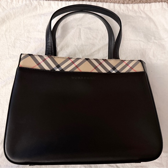 Burberry Handbags - Authentic vintage BURBERRY Handbag leather black